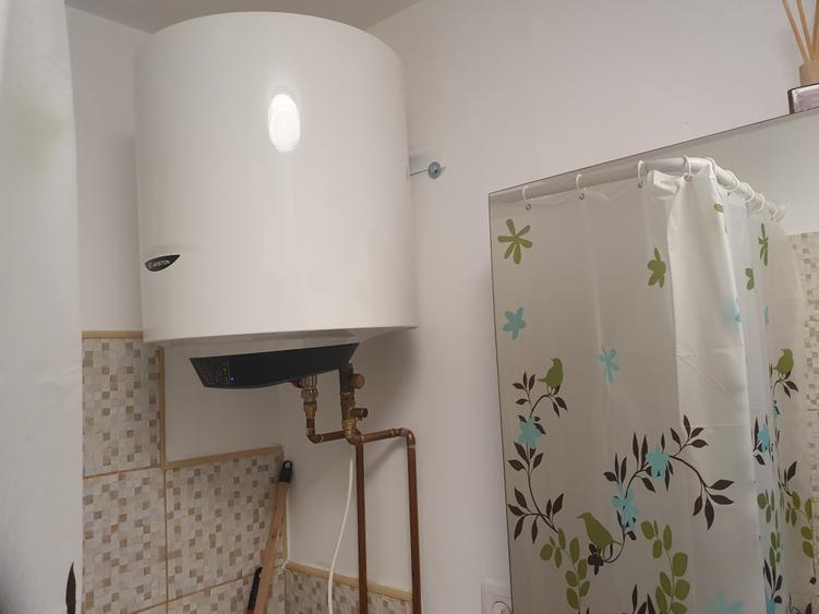 Apartament cu 2 camere decomandat în Drumul Taberei
