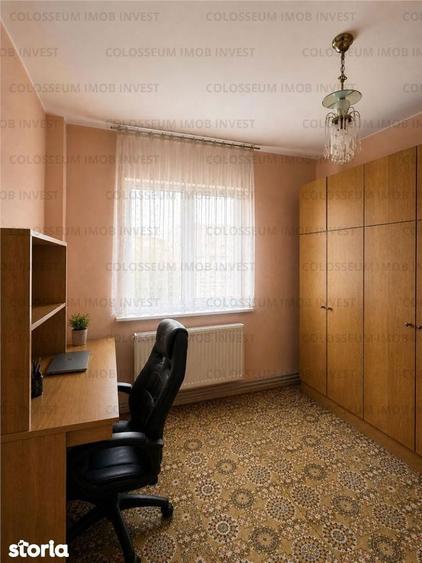 Apartament cu 3 camere decomandat în Astra