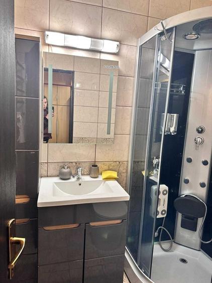 Garsonieră decomandată în Central