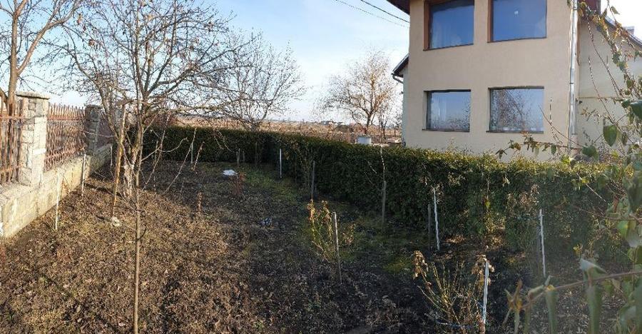 Casă cu 7 camere cu Teren 1450 Mp în Stupini