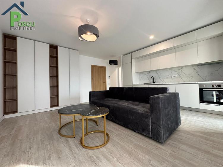 Apartament cu 2 camere semidecomandat în P-ta Presei Libere
