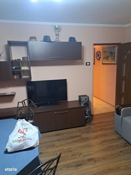 Apartament cu 2 camere în Micro 11