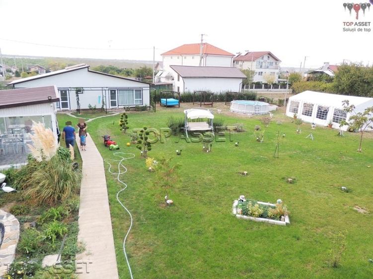 Casă individuală cu 7 camere cu Canalizare în Sud-Est