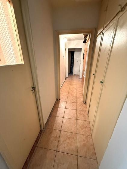 Apartament cu 3 camere decomandat în Popoveni