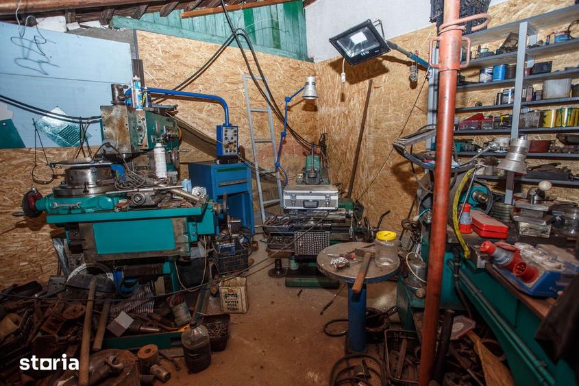 Casă cu 6 camere decomandat cu Teren 1100 Mp în Borca