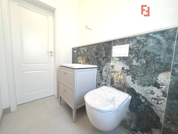 Casă individuală cu 4 camere cu Canalizare în Moșnița Nouă
