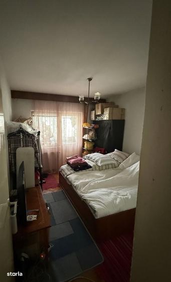 Apartament cu 3 camere, et. 2 din 4, Bul. Independentei , Micro 17 - 4