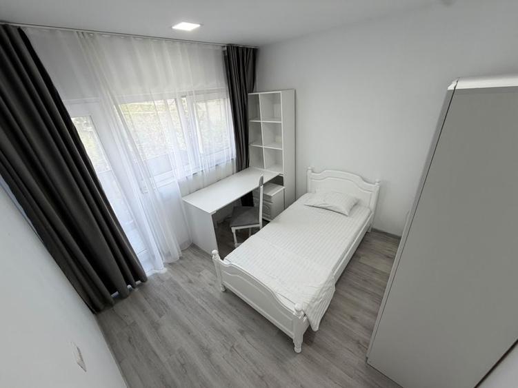 Casă cu 4 camere cu Teren 100 Mp în Central