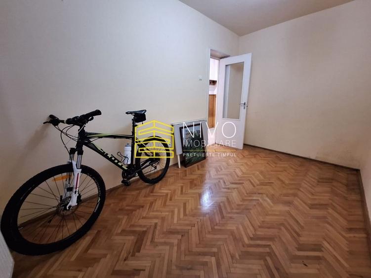 Apartament cu 3 camere semidecomandat în Budai