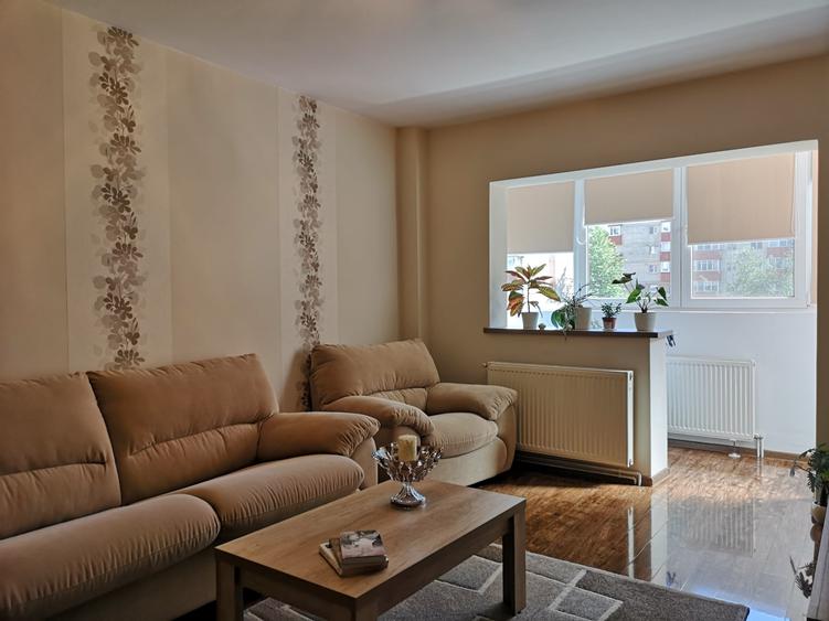 Apartament cu 3 camere decomandat, mobilat în Răcădău
