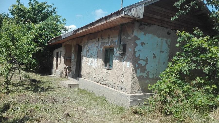 Casă cu Teren 339 Mp în Traian