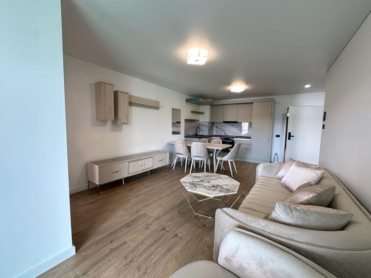 Apartament cu 3 camere semidecomandat în Zorilor