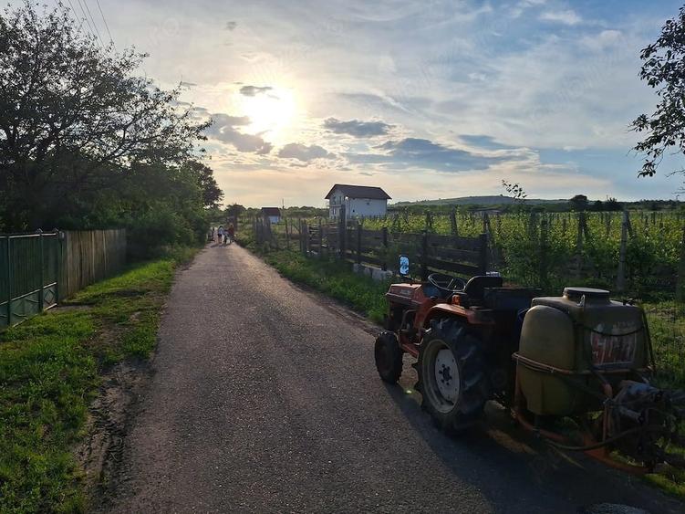 Teren de 2700 mp, în Valea Călugărească