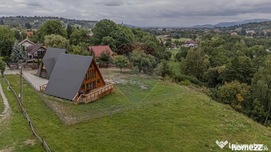 Casă cu 3 camere cu Teren 2166 Mp în Predeluț