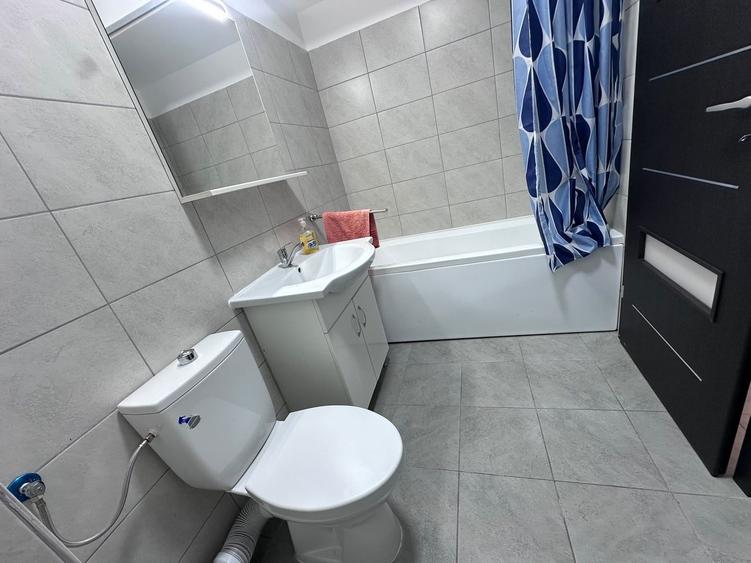 Apartament cu 2 camere decomandat în Titan