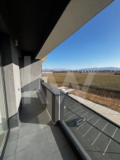 Apartament cu 3 camere semidecomandat, mobilat în Periferie