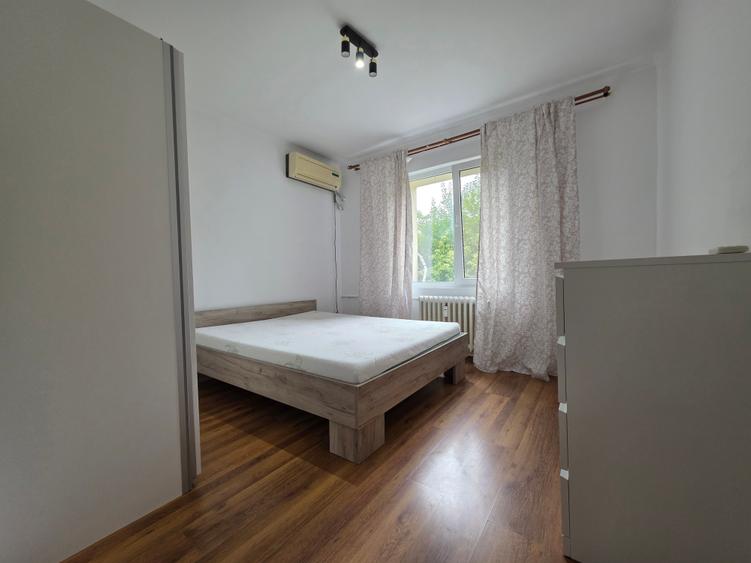 Apartament cu 3 camere decomandat în Dristor