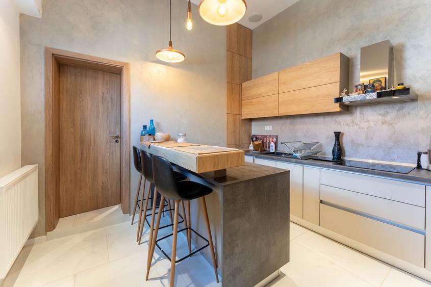 Apartament cu 3 camere decomandat în Centrul Istoric