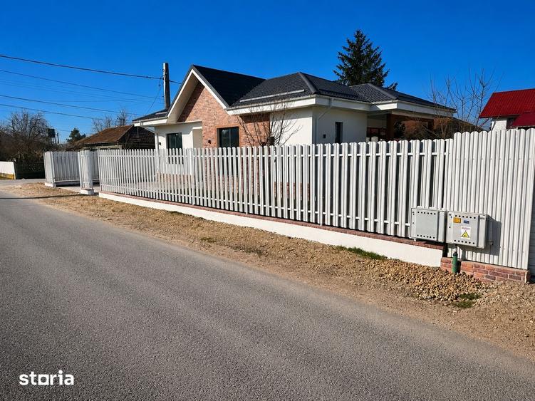 Casă cu 4 camere cu Teren 350 Mp în Crevedia