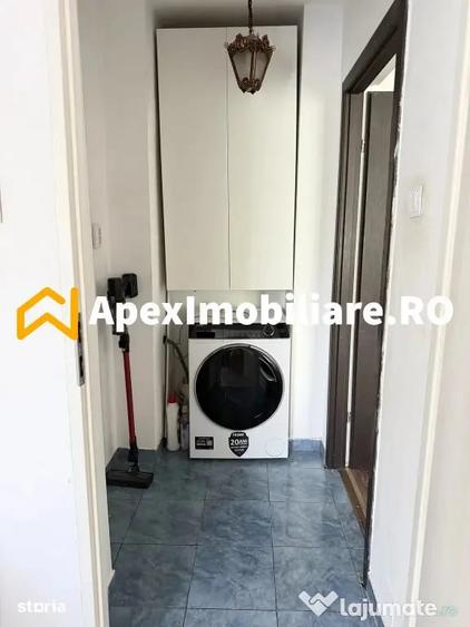 Apartament cu 3 camere decomandat în P-ța Reșița