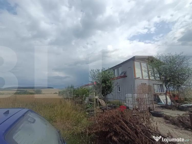 Casă cu 2 camere cu Teren 450 Mp în Dobolii de Jos