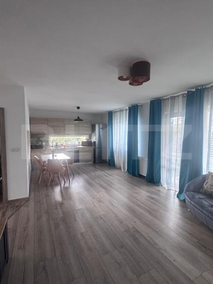 Casă individuală cu 3 camere cu Canalizare în Sud-Vest