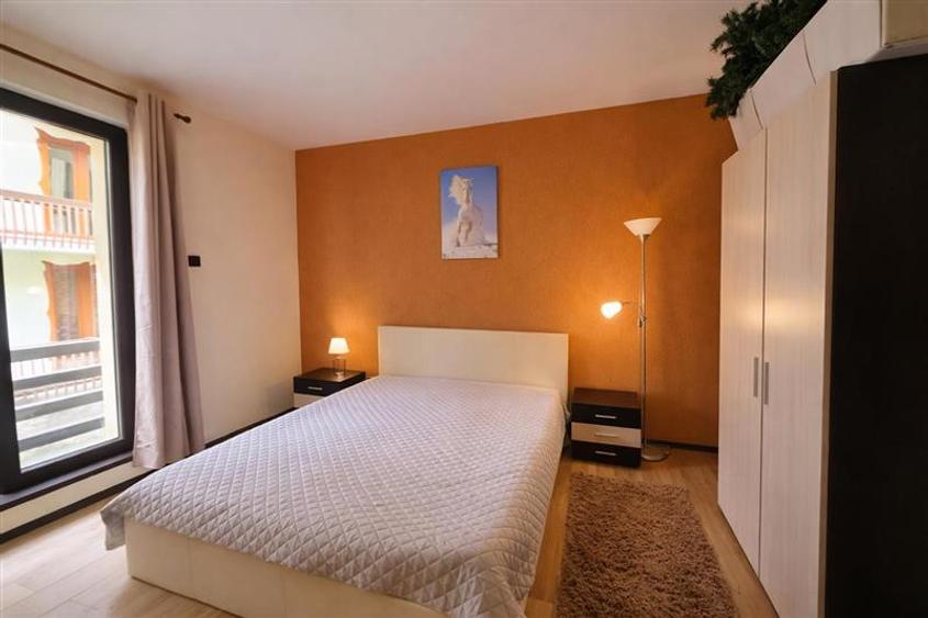 Apartament cu 3 camere decomandat, mobilat în Poiana Brașov
