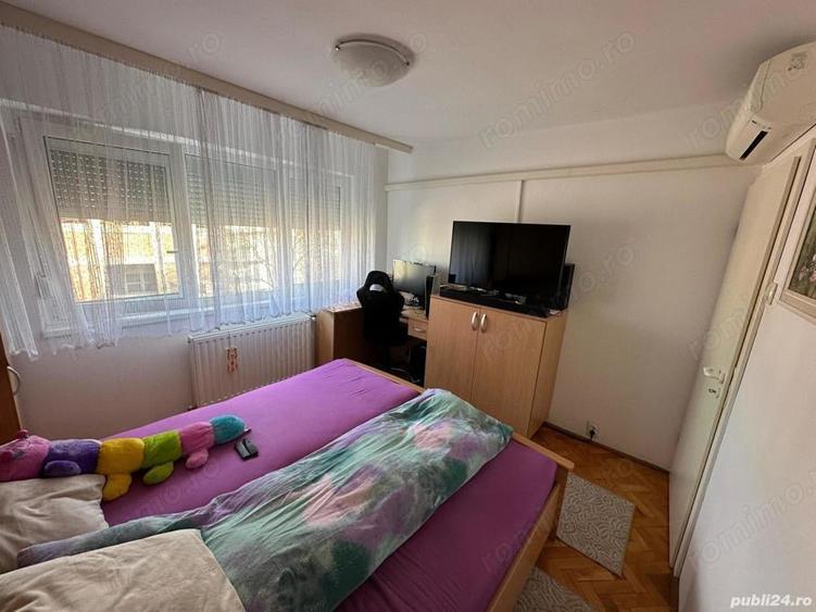 Apartament cu 4 camere decomandat în P-ța Unirii