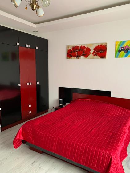 Casă cu 3 camere cu Teren 70 Mp în Exterior Vest