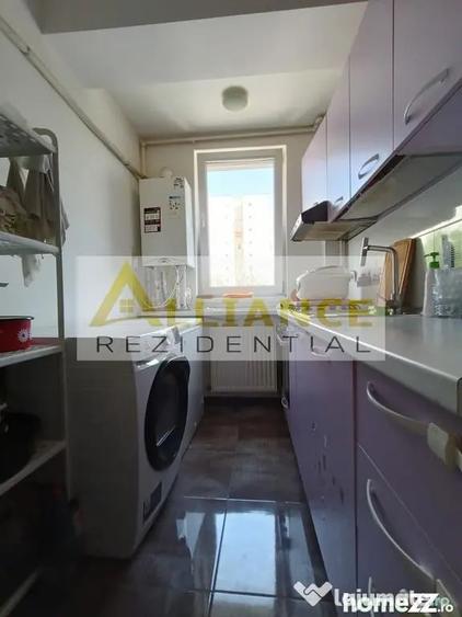 Apartament cu 3 camere decomandat în Brâncoveanu