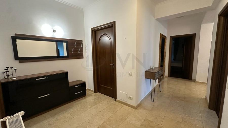 Apartament cu 3 camere semidecomandat, mobilat în Bucureștii Noi
