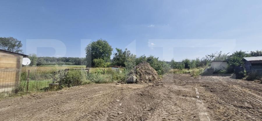 Teren Construcții intravilan de 800 mp, în Ulmi