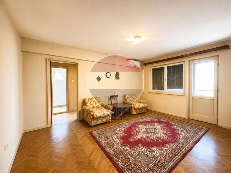 Apartament cu 3 camere de vânzare zona Bd Mamaia Constanta - 1