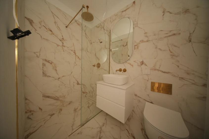 Apartament cu 4 camere decomandat în Unirii