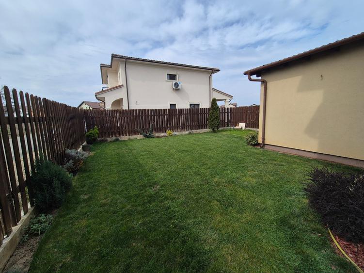 Duplex cu 4 camere cu Canalizare în Vladimirescu