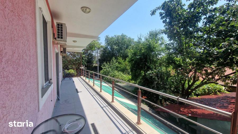 Casă cu 5 camere cu Piscina în Pieptănari