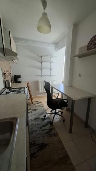 Apartament cu 2 camere semidecomandat, mobilat în Tătărași