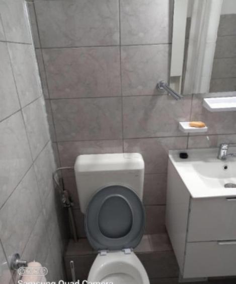 Apartament cu 3 camere decomandat, mobilat în Grivița