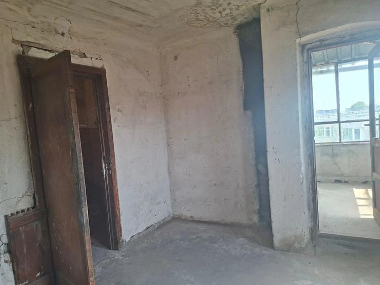 Apartament cu 2 camere decomandat în Primăverii