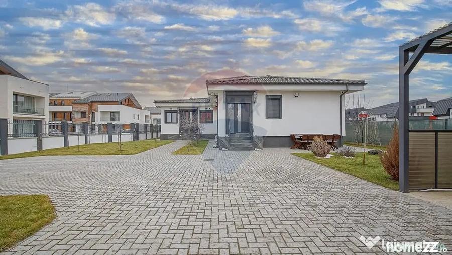 Casă cu 2 camere cu Teren 265 Mp în Bartolomeu