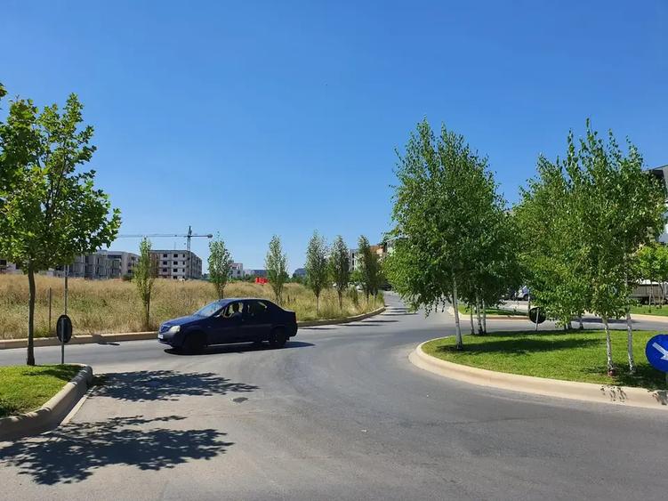 Apartament cu 2 camere decomandat în Titan