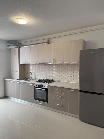 Apartament cu 2 camere semidecomandat în Girocului