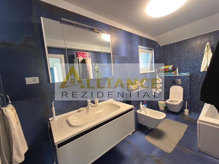 Casă individuală cu 4 camere cu Canalizare în Berceni