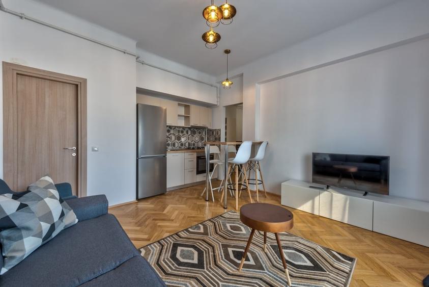 Apartament cu 2 camere semidecomandat în Universitate