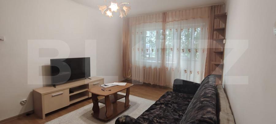 Apartament cu 3 camere semidecomandat, mobilat în Nord-Vest