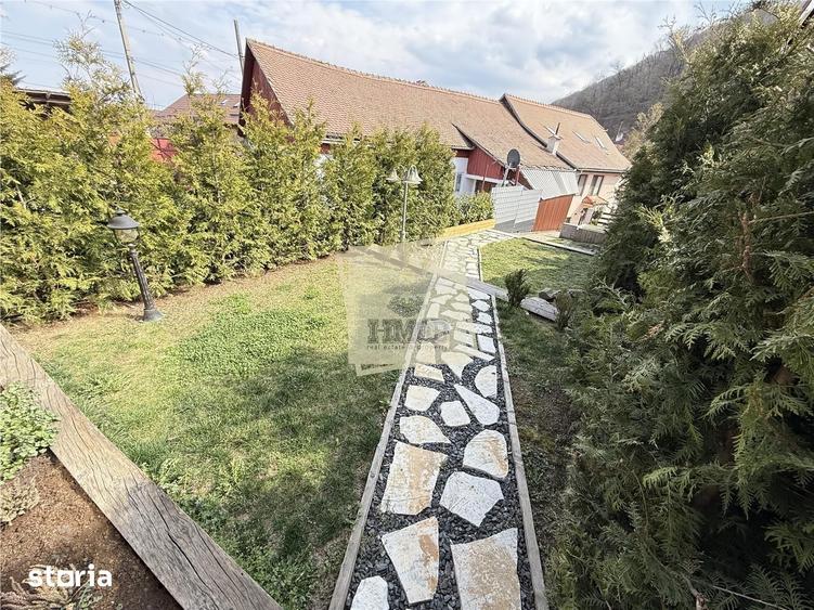 Casă cu 6 camere cu Teren 600 Mp în Central