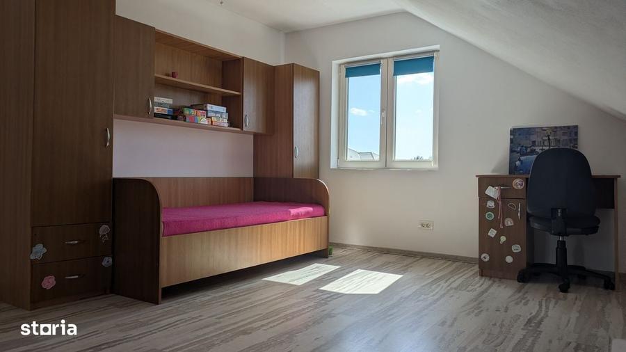 Casă cu 4 camere cu Teren 520 Mp în Vladimirescu