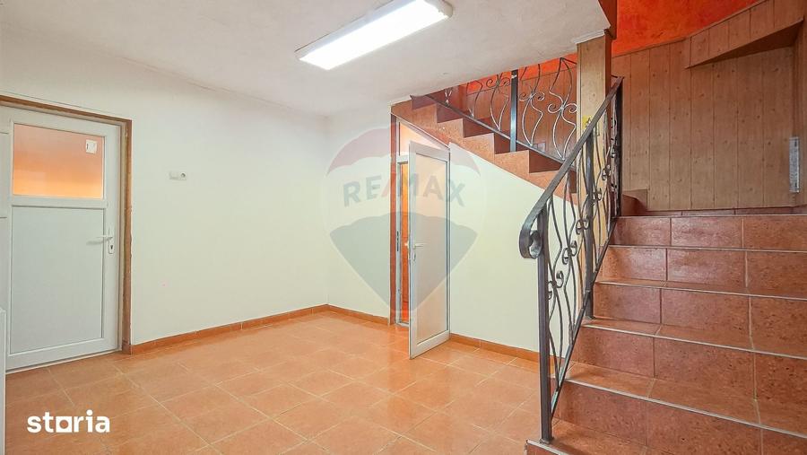 Casă cu 3 camere cu Teren 100 Mp în Central