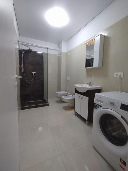 Apartament cu 2 camere semidecomandat, mobilat în Micro 17