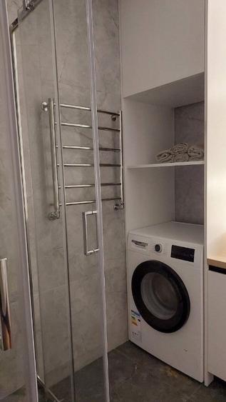 Apartament cu 3 camere decomandat în Astra